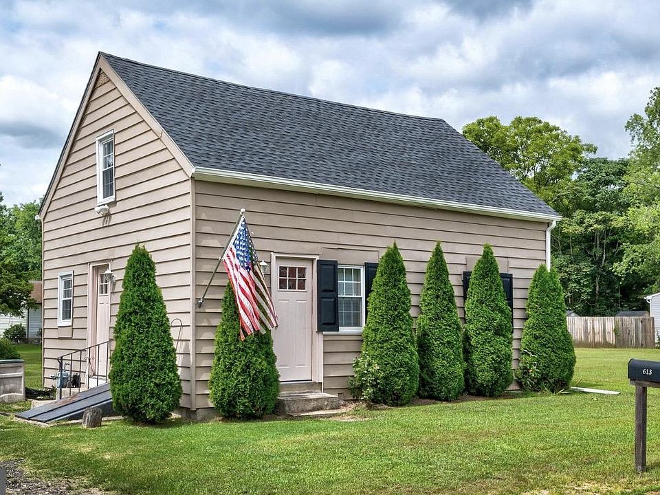1st image of 613 Hay Rd