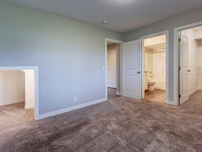 298 Northwest Xing — Photo 5