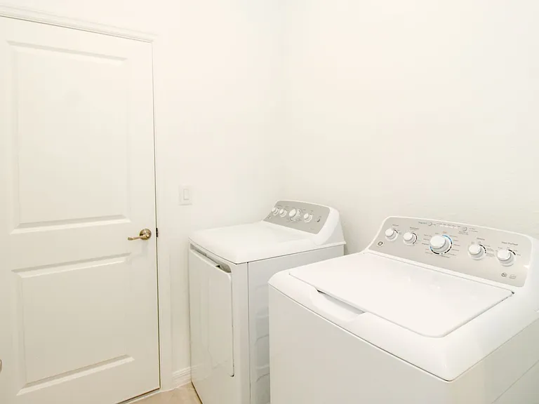 2156 Dragonfruit Way — Photo 28