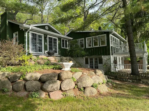 10488 N East Riverview Dr, Edgerton, WI 53534