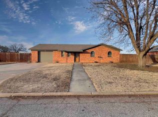 615 E 8th St, Cherokee, OK 73728
