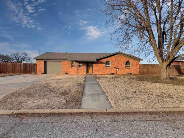 615 E 8th St, Cherokee, OK 73728
