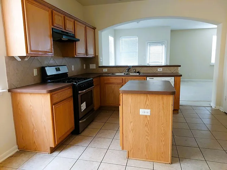 822 Forest Thicket Ln — Photo 16