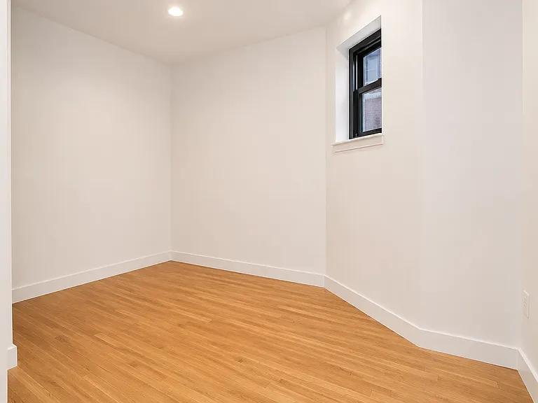 207 E 37th St #5A — Photo 7