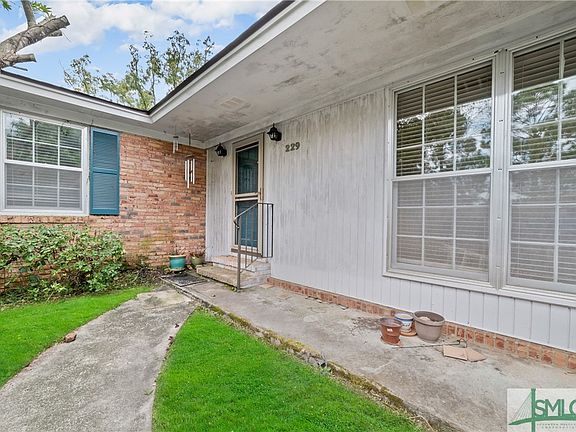 3rd image of 229 Allenwood Drive