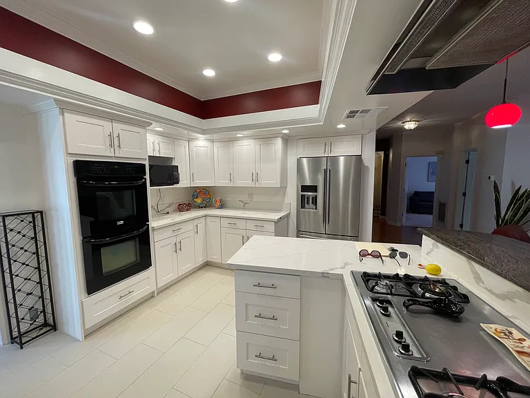 1083 E Elmwood Ave — Photo 3