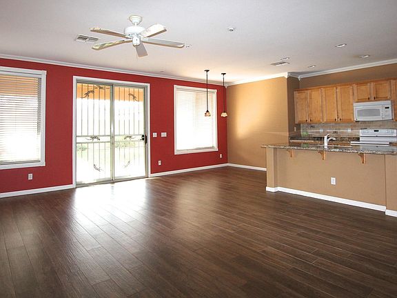 3rd image of 3129 W Spirit Dr