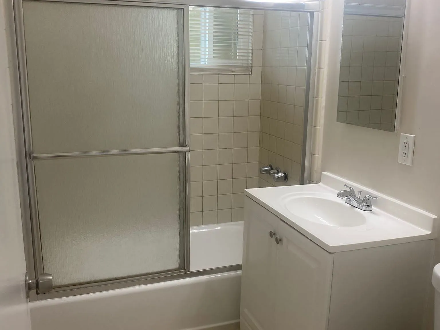 236 E Olive Ave — Photo 2