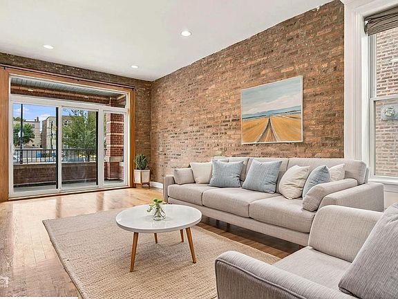 3rd image of 2318 W Augusta Blvd #1A