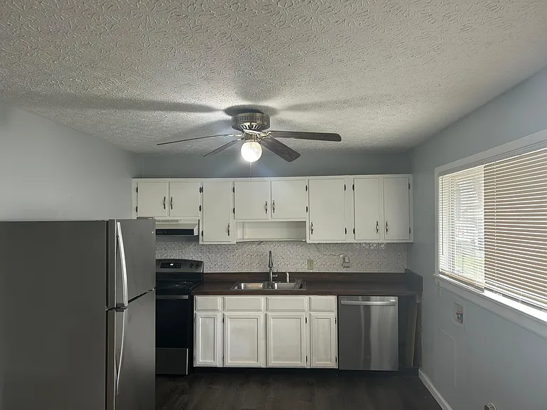 2806 Brookpark Cir — Photo 2