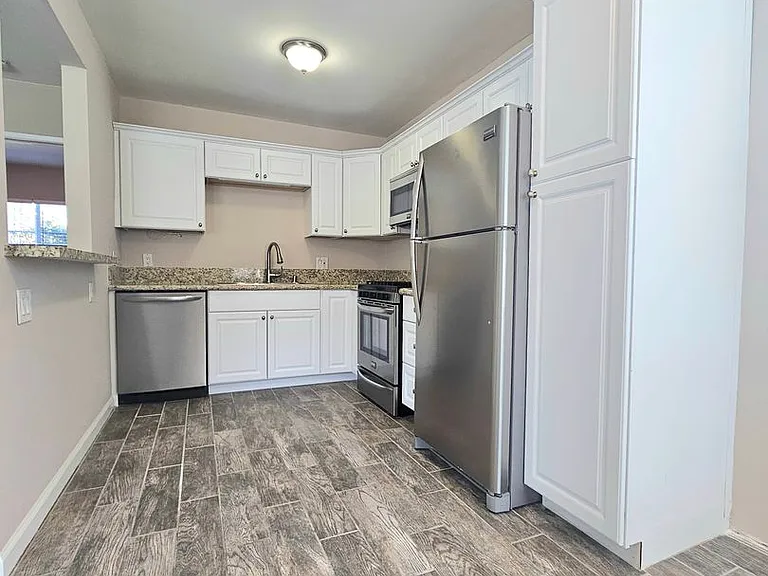 14714 S Inglewood Ave — Photo 4