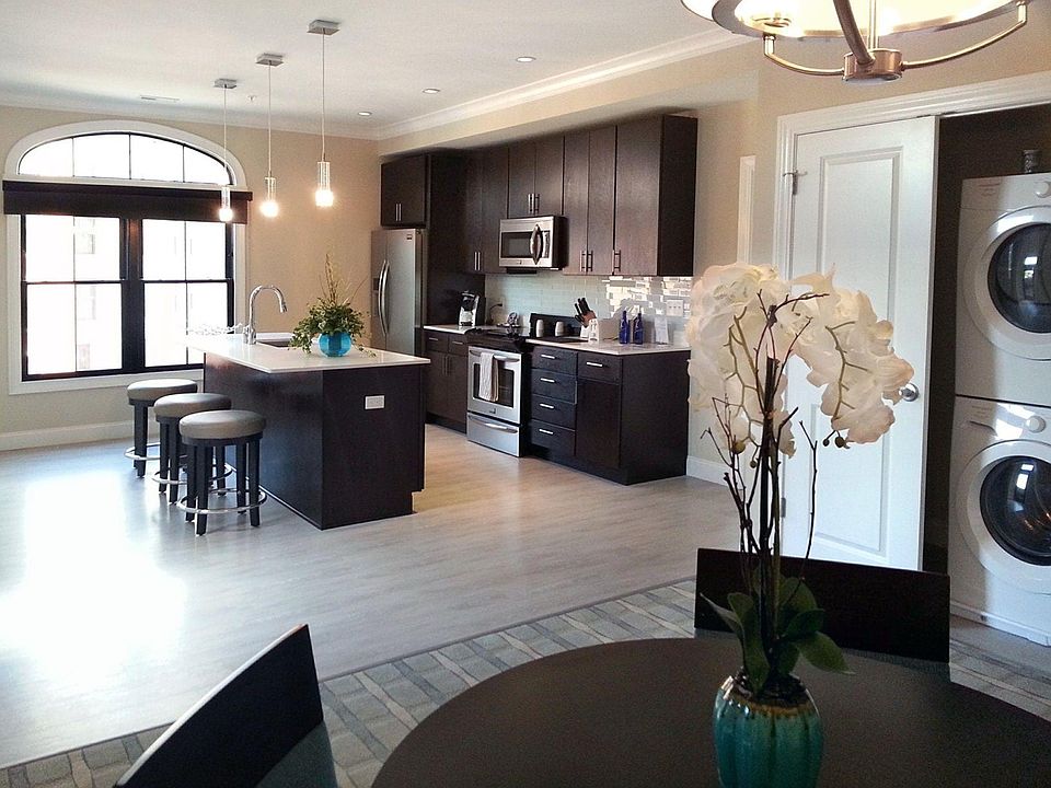 1st image of 30 Lake Ave #10472326