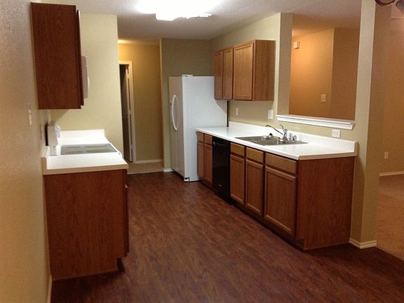 4th image of 2810 Lake Terrace Dr