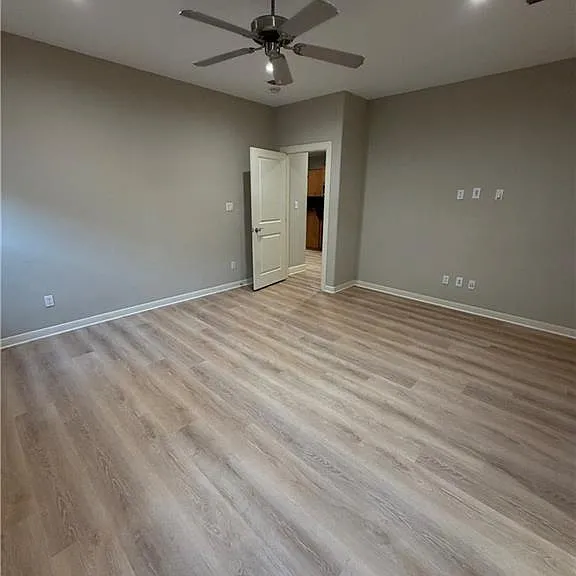 617 E Thornhill Ave — Photo 5