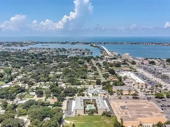 215 Valencia Blvd APT 208, Belleair Bluffs, FL 33770