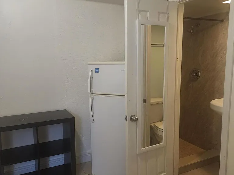 2430 SW 82nd Ter — Photo 6