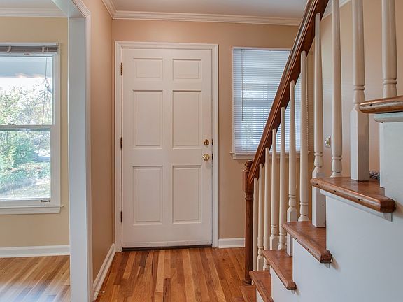 4th image of 2505A Belmont Blvd