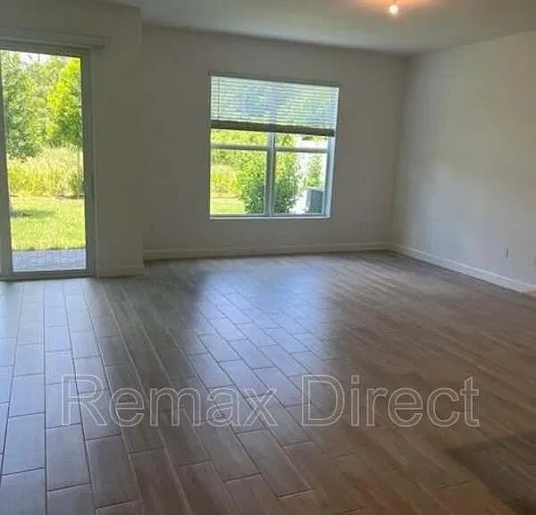 4393 Hammock Grove Dr — Photo 1