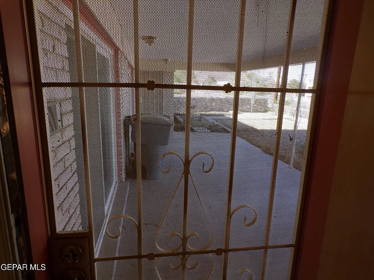 4820 Louisiana St — Photo 15