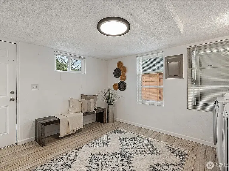 7223 S 120th St — Photo 5