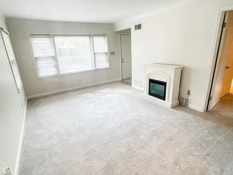 1270 Perkins Ter — Photo 4
