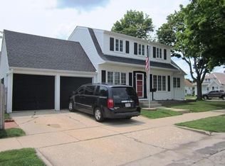 123 W Waterford Ave, Milwaukee, WI 53207