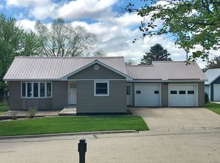103 Elm St, Cobb, WI 53526