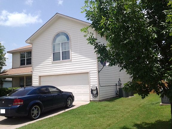 2nd image of 1595 Sandhurst Dr