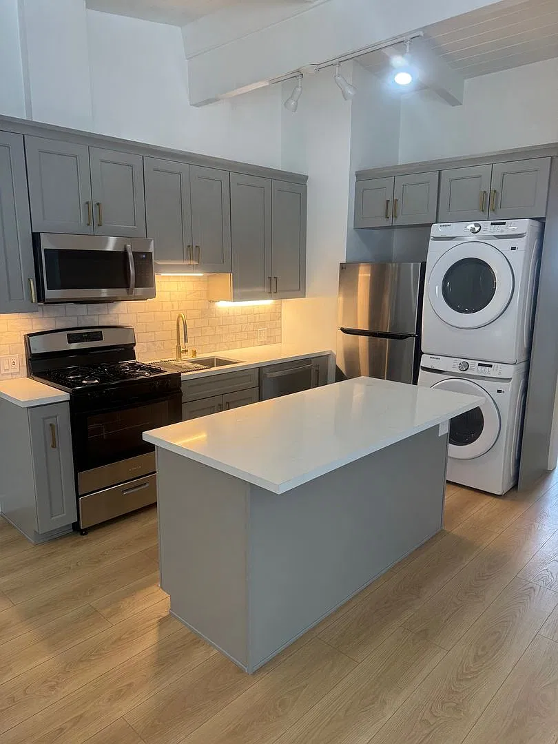 1401 Manhattan Beach Blvd — Photo 3