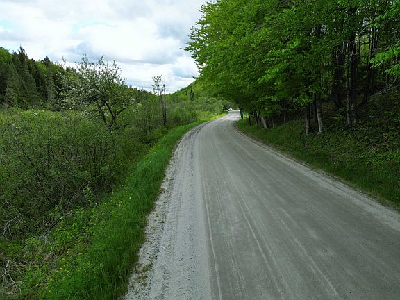 3rd image of 4823 Swamp Road