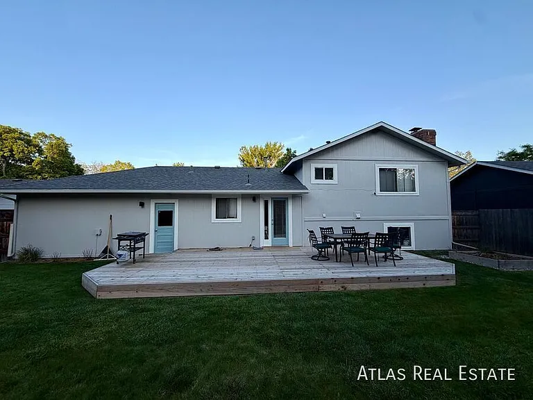 3243 Pepperwood Ln — Photo 3
