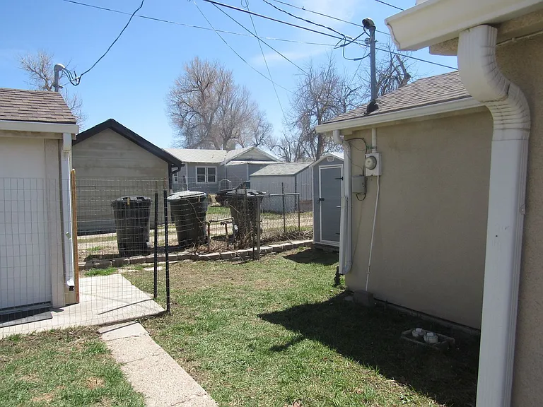 741 1/2 N Lincoln St — Photo 19