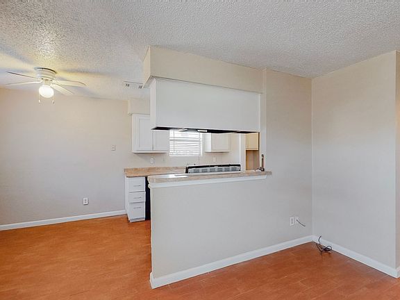 5th image of 301 Kings Way Unit A