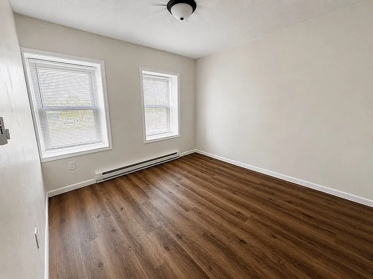 217 E Whitesboro St — Photo 16