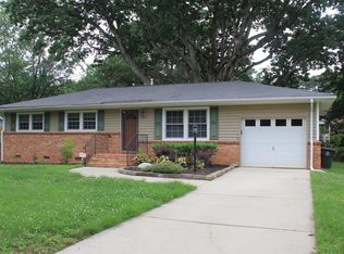 4921 Sweetbriar Dr, Raleigh, NC 27609