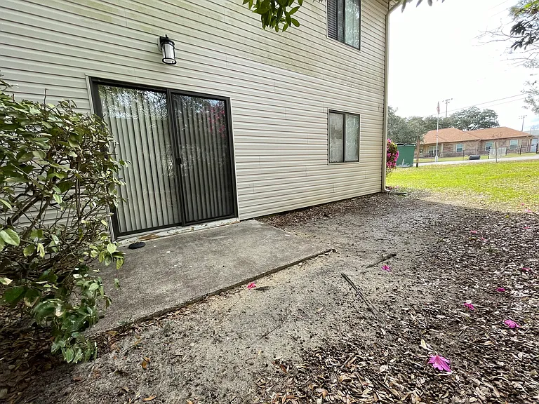 719 Green St #301 — Photo 18