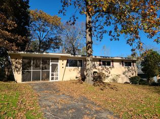 1325 Cloverdale Cir, Hixson, TN 37343