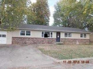 705 W Pearl St, Aurora, MO 65605