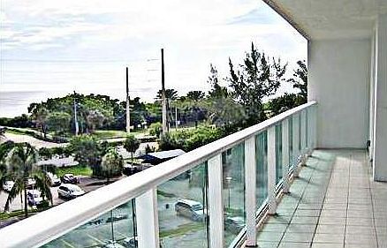 3rd image of 100 Bayview Dr APT 510