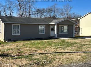 1172 Shady Ln, Saint Albans, WV 25177