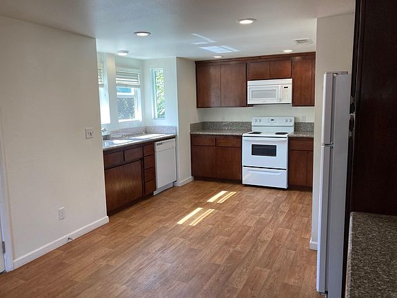 3rd image of 835 N Echo Ave #A