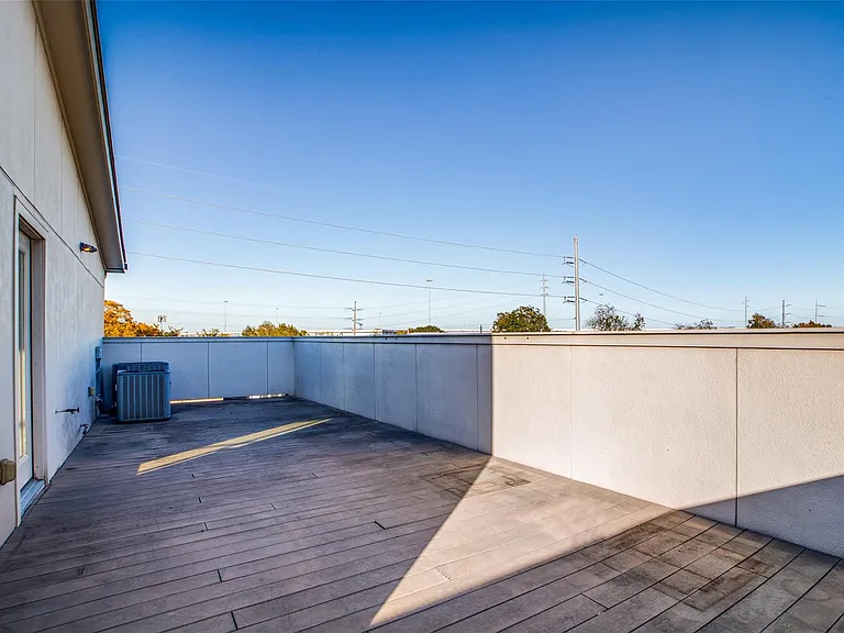 1802 Hickory St — Photo 41