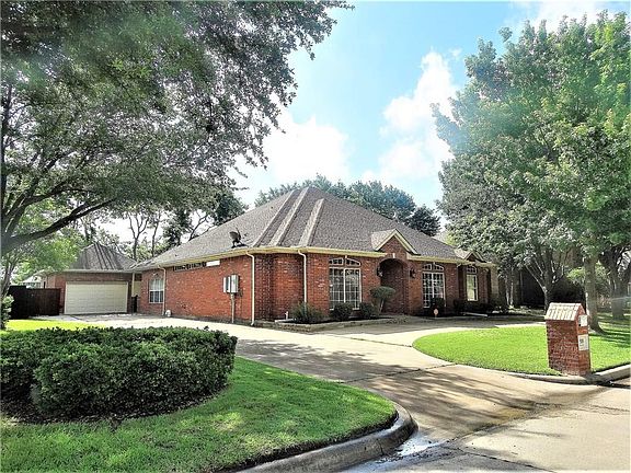 3rd image of 500 Courtney Ln