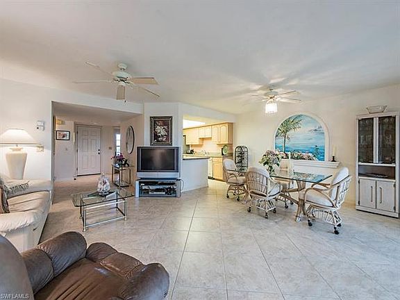 4th image of 26910 Wedgewood Dr APT 402