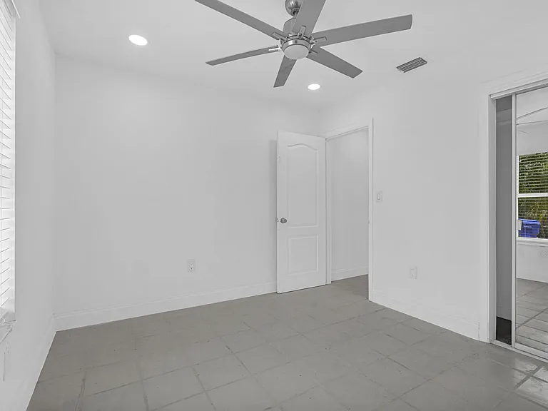 6621 Perry St — Photo 18