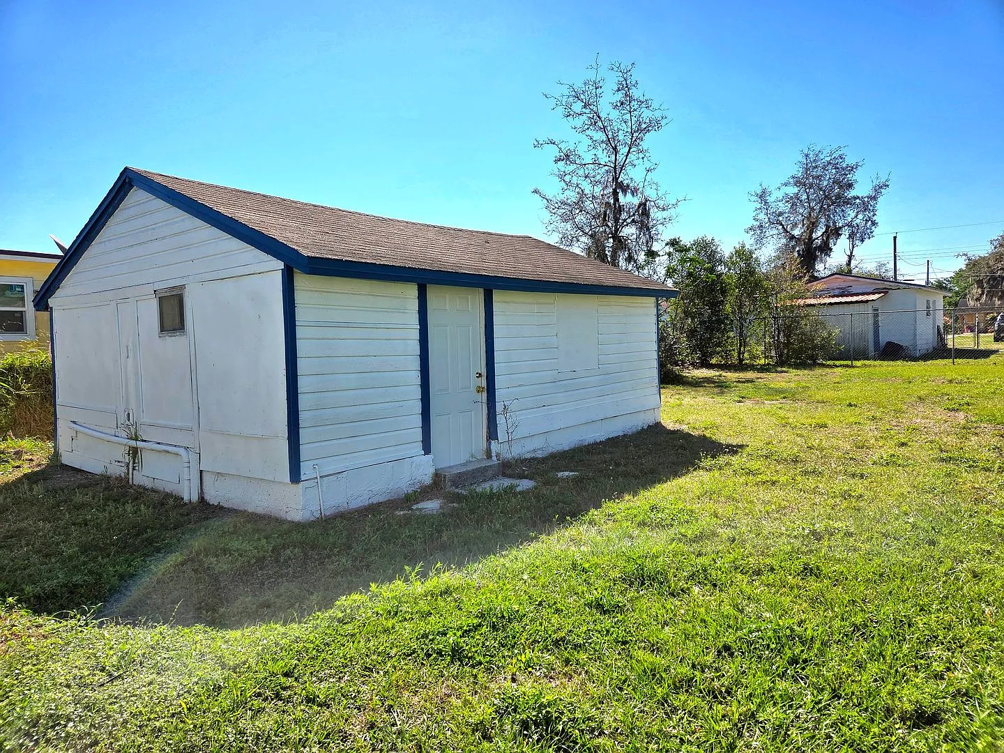 3 Bedroom Home in Lakeland — Photo 2
