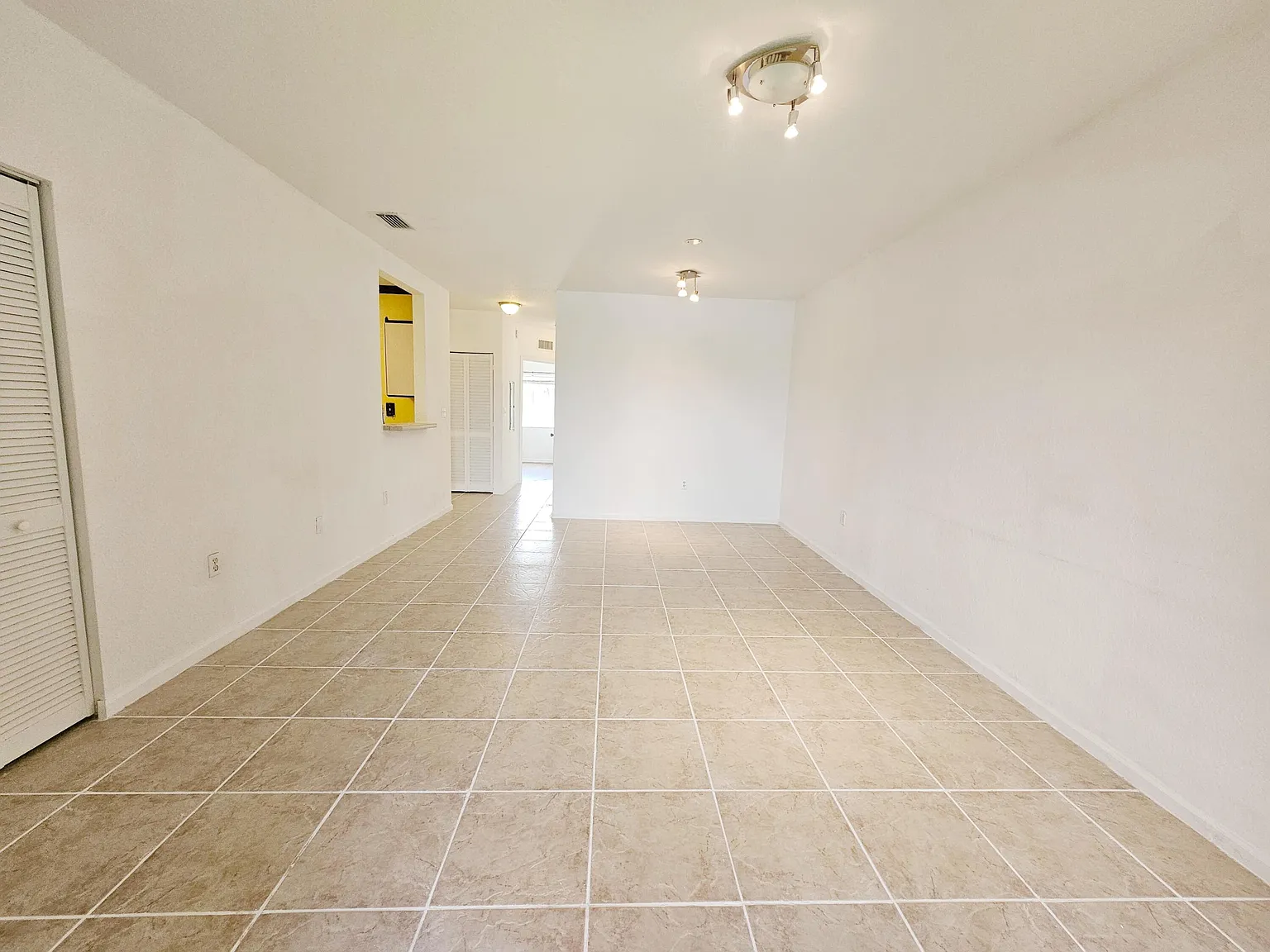 3 bed, 2.0 bath, 999 sqft, $2,250 — Photo 4