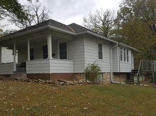 710 Elmwood St, Excelsior Springs, MO 64024