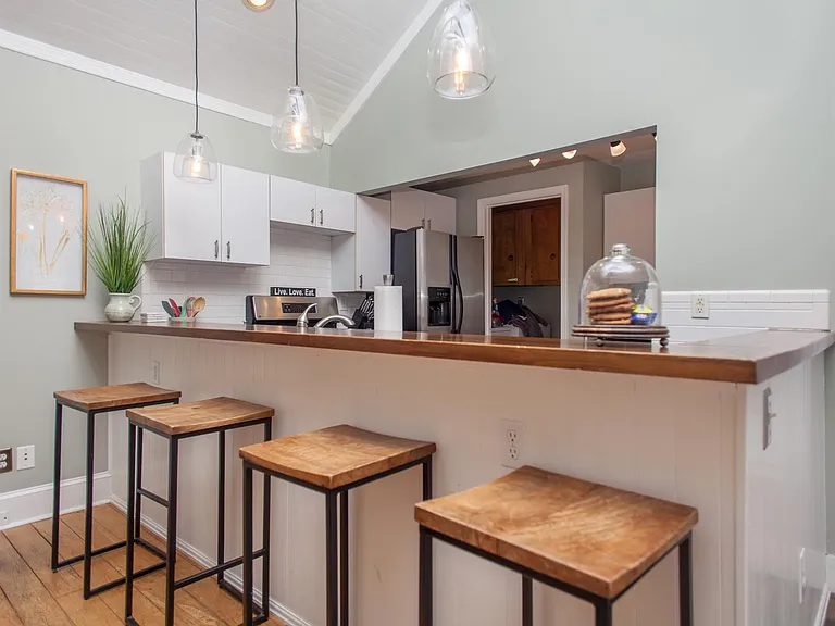 1312 Poplar St — Photo 12