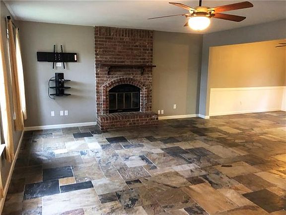 4th image of 11940 Meadowfire Dr